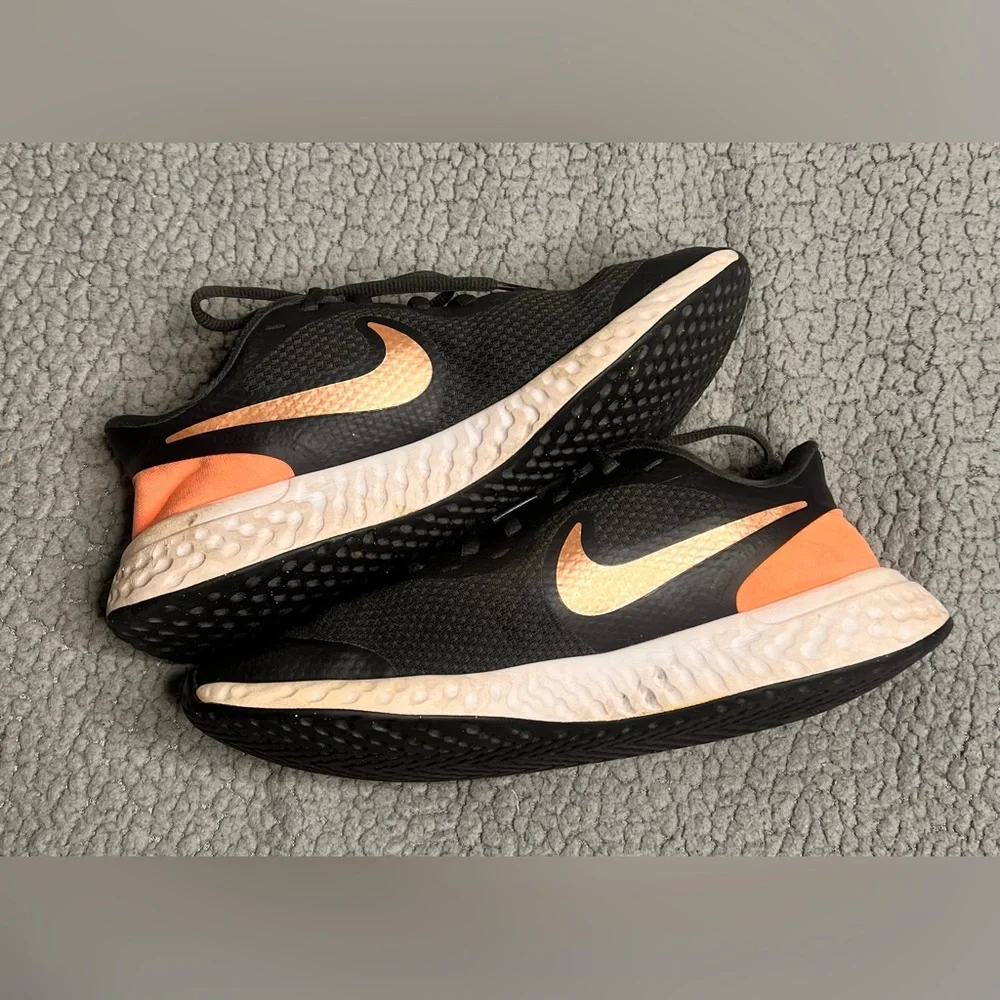 Nike Revolution‎ Running Sneakers Black And Rose Gold Youth Big Girls Size 7